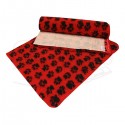 Oryginalne legowisko Vetfleece - Vet Dry Bed - antypoślizgowe, kolor czerwony w czarne łapki